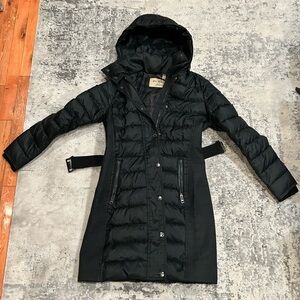 Women's Black Hooded Puffer Coat
